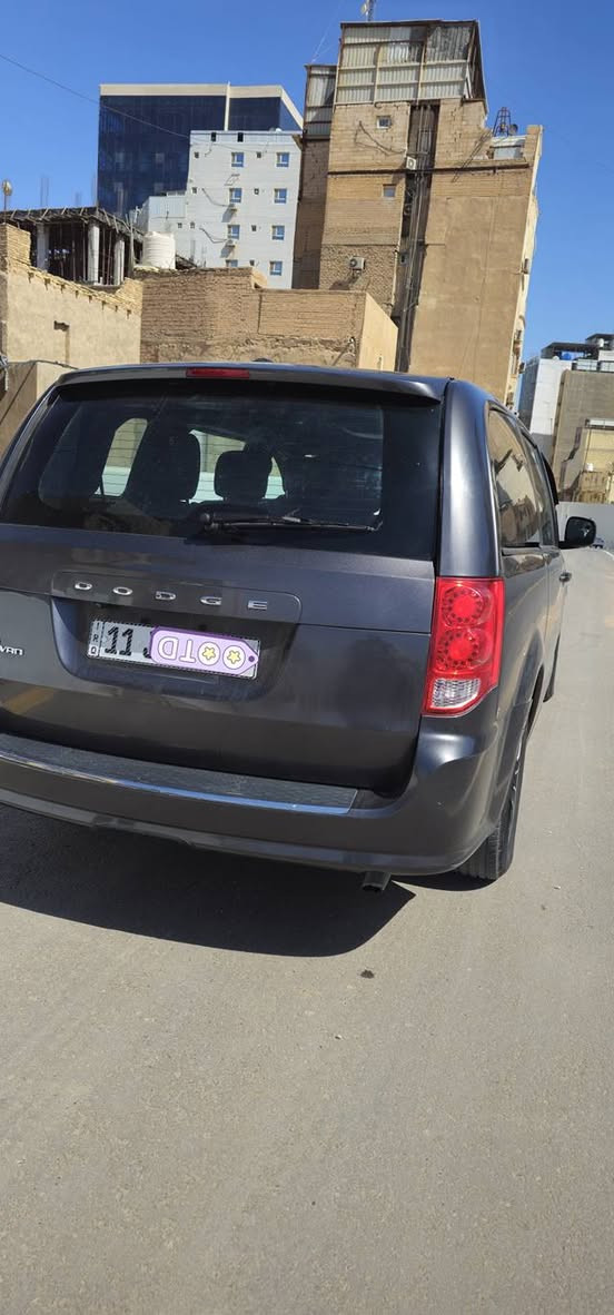 بيع دوج كرفان موديل 2018
لون السيارة نفطي 

رقم بغداد بسمي 

💠محرك وكير شرط 

💠تبريد 3 قطع ثلج 

💠كشنات سياحي بلع 

💠تحكمات ستيرن 

💠نظام تقليل صرفيات البنزين 

💠 6 جامات كهربائي 

💠محولة كهرباء 110 

💠طخم اطارات جديد 

💠سيارة ماشية 80 قابل للزيادة 

💠كشن السايق والنفر كهربائي 

💠كاميرا مع شاشة 

💠هيتر بل مرايا 

💠سيارة دوج GT وبكامل مواصفاتها 

💠تحكمات ستيرن مع شاشة عطلات 

💠شرط التحويل 

💠السعر 125 بيها مجال بسيط 

📍مكان السيارة النجف خان المخضر
ولسونار بداخل صور
***********
