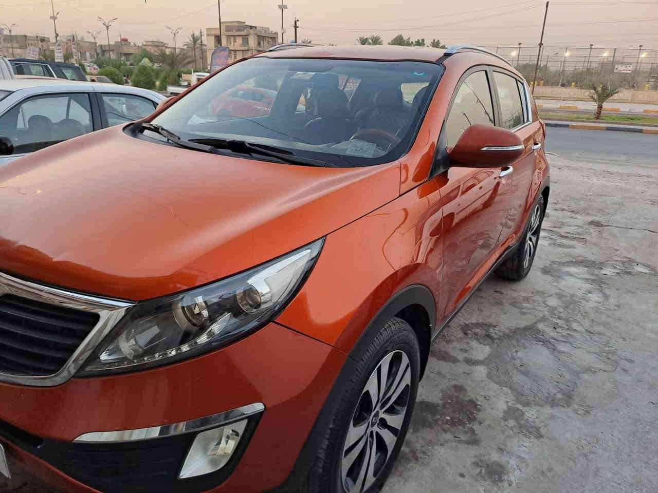 سبورتج ٢٠١٢
رقم بغداد 
خليجي 
تحكم استيرن 
كاميرا 
أشاير بلمري 
لد امامي 
ويل كب 
كشن سائق كهربائي
محرك 2000دوش

الاتصال على ***********
بغداد مدينة الصدر 
السعر ١٣٢
