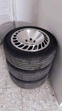 تخم تاير و ويل مايباخ للبيع قياس 18 مكاني بغداد ***********
