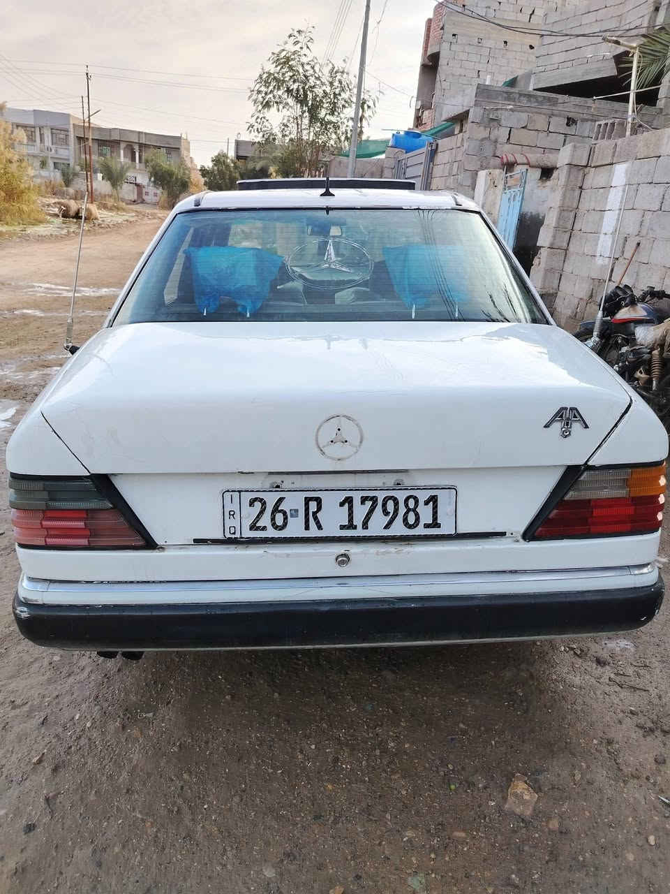 سلام عليكم مارسدس للبيع كير مكينة بطة ٢٤٠٠ كير مكينة مكفول رقم صلاح الدين انكليزي تحويل فقط السعر ٣٢ وبيهه مجال مكانهه بعقوبة رقم ***********
