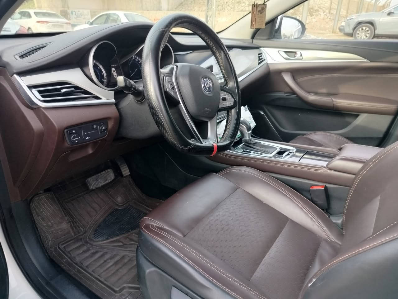 السلام عليكم شانجان أيدو موديل 2020 ماشيه 80 سعر 115وبيها مجال للطيبين  استفسار أتصل*********** /***********  مكاني كركوك
