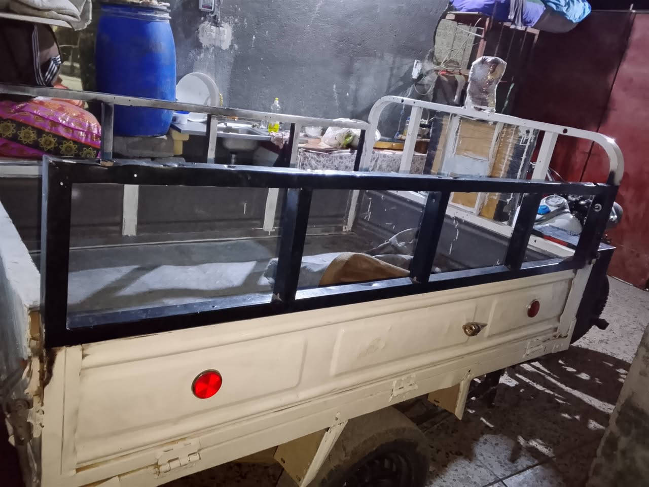 امتيار للبيع  تصوير ليله  كله جديد اكسن لطش وشفتات لطش تايرات ضفيره  دبلات سلف باتري جديد  بدي شوفت عينك اشاير خلفيه. مكينه جديده  فقط لحيم بل شاصي.  جدير التانكي  مادري  قديم غيره كله نظيف الشاصي  ادوات مكفوله من السرقه *********** الهوير قضا المدينه 860وبيها مجال حك الجيه. العده بس 400 لا يعلق اكو هواي
