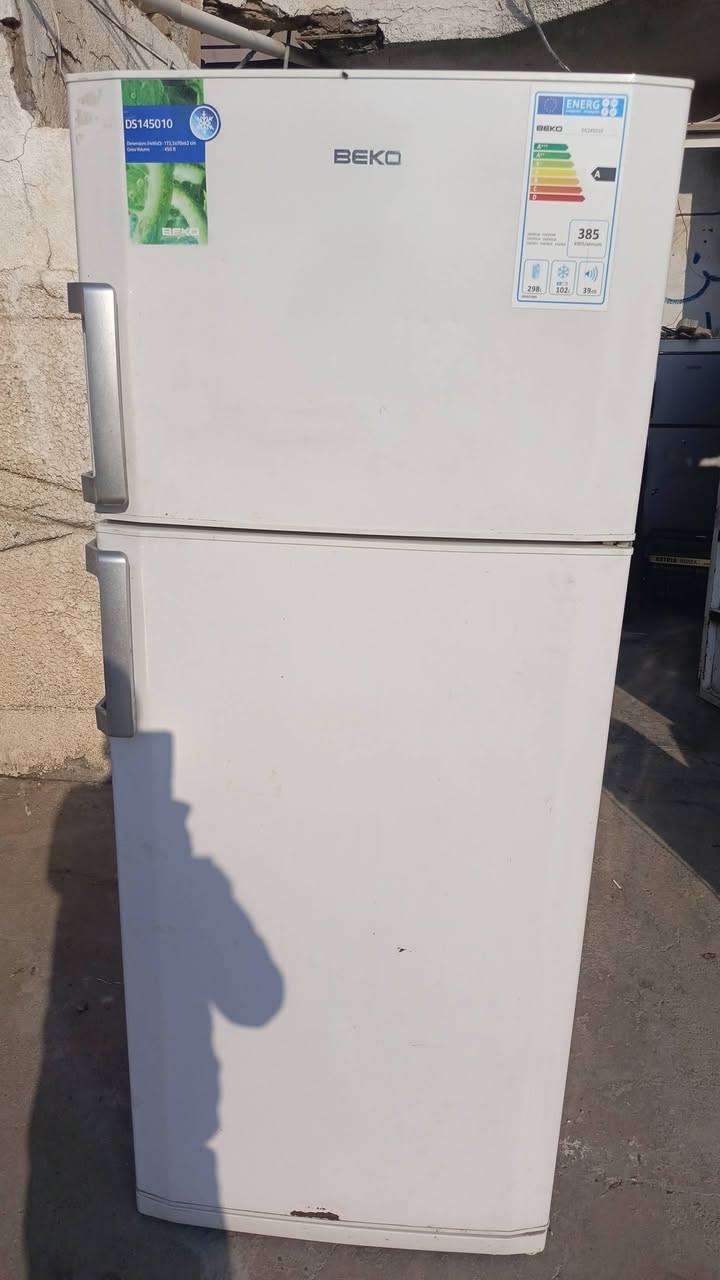 ثلاجه للبيع ***********
