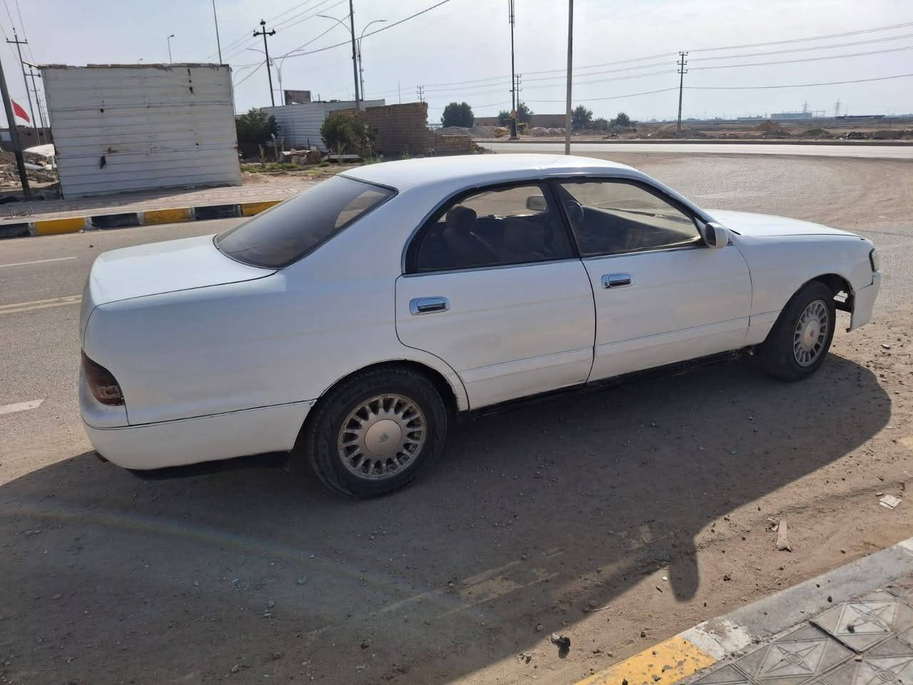 #للبيع: بطه متصل موديل ٩٣ رقم ميسان ألماني  مكفوله من الكص ، نقل جثه فقط  السعر ٣٠ وبيها مجال للشراي ، كير ومحرك كفاله ٢ ونص ديلكو  حداديه دواخل نظيفه تخم تاير  كهربائيات شغاله ، العنوان ناصريه  ، البطحاء ***********
