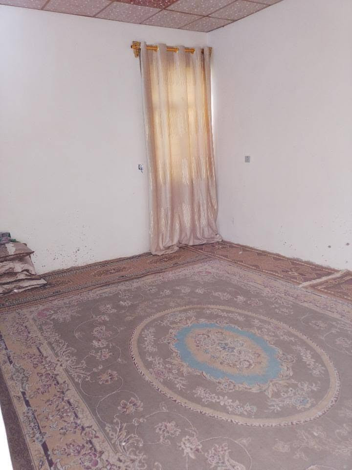 السلام عليكم بيت للبيع غرفتين وصاله واستقبال ومطبخ وصحيات   مساحته 140مكان كوفه صورة الوائلي اي ستفسار على هذا رقم ‏‪***********‬‏
