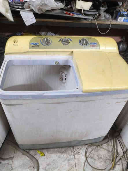 غسالات عدد ٦ عل شرط سعر الواحد ٦٥ العنوان نجف حي الرحمه بلبدايه مقابل شارع كربلاء وره مطعم حسن فليح قرب سلام المختار رقم الهاتف *********** النجف
