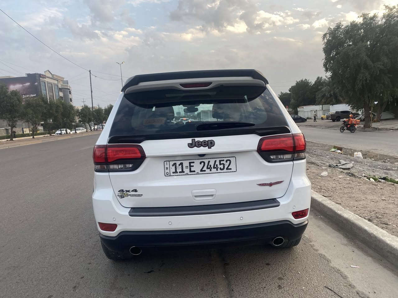 السلام عليكم جيب ترايل هوك خليجيه مكفوله كفاله عامه لاضربه ولا صبغ فول مواصفات للاخير جكات تصعد وتنزل بانوراماكشنات  جلد + كهرباب صبدوك كهرباء تشغيل عن بعد فور ويل شاشه جبيره رادار جانبي توقف ذاتي ماشيه 79 الف السياره جاهزه من كلشي السعر 270 ورقه قفل للاتصال *********** مكاني الدوره حي الصحه
