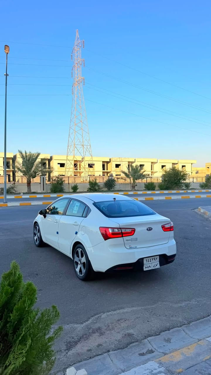 السلام عليكم
گيا ريـو ٢٠١٣ خليجي مكفوله ..
لون ابيـض ثلجي
محـرك ١٦٠٠ دوش المرغوب .. شرط .. كير شرط
رقـم سليمانيه شـرط التحويل والغرامات 
السياره مگفوله من الصبغ والتبديل  فقط مكانين بارد .. شرط الفحص
فول مواصفات داخل لونين 
٥ ويل گب .. كشافات .. لد امامي .. تحكم استيرن .. كيج حماوا .. كشن جلد .. حساسات .. مثبت سرعه .. يدات نيكل بلادي
تايرات جدد .. تبريد ثلج .. صدر جديد
السعر ٨٧ $ 
المكان صلاح الدين _ تكريت
هـ ***********
هـ ***********
( اعــتــذر عن الاقســاط والـوعــده )
