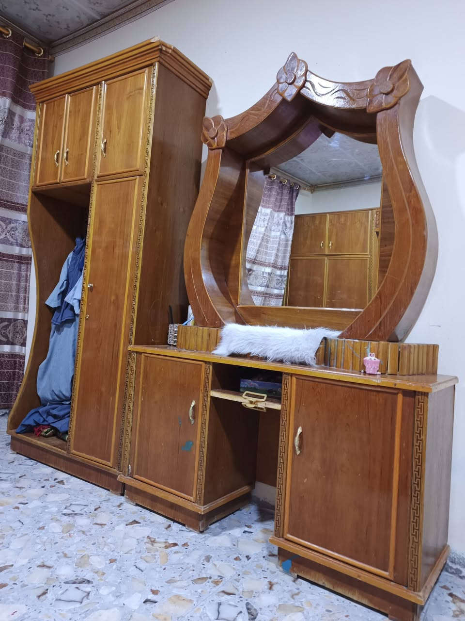 @إشارة 
غرفه نوم حطاطه كنتور 6 بوب مع 4 ملاحق ومجر وزاويه باب وحده و3ملاحق وزاويه جربايه نضيفه مابيه شخط غرفه كلش نضيفه مكاني بعقوبه تقاطع الساده ***********
