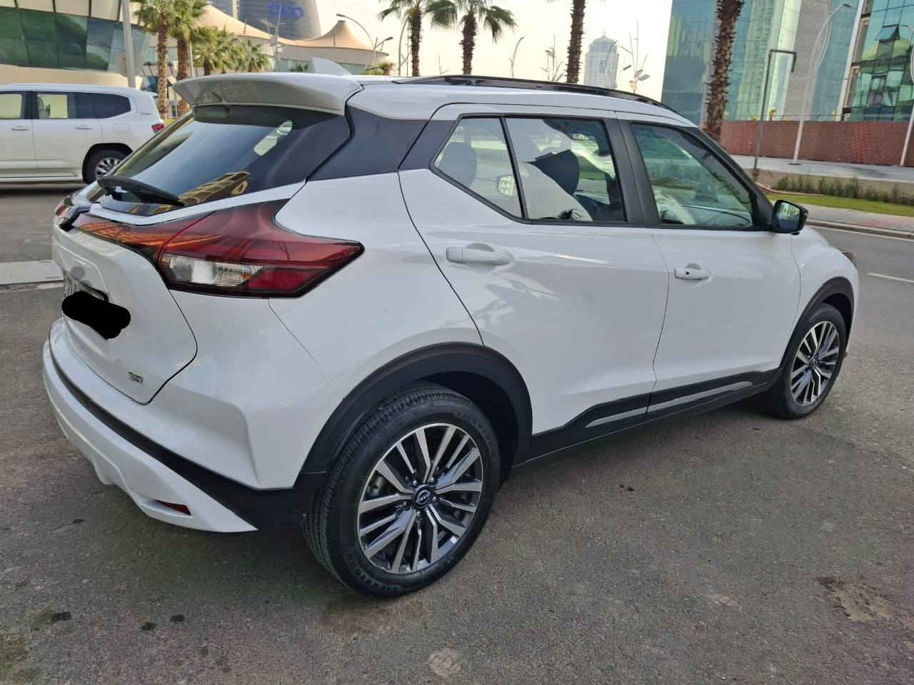 نیسان کیکس  SR 2024 ، رەنگی سپی ، ڕەقەم هەولێر  ،  26 هەزار مایلس رۆیشتووە ، دوو دەرگای لای سەیاقی رەشە بۆیاغ کراوەتەوە و جاملغی لای سەیاقی پێش و پشتی کەمێک بۆیاغە لە وێنەکە دیاریکراوە . ئێرباگی شانی لای سەیاقی تەقیوە لەگەڵ کوشنی دواوە ،  گێر و مەکینە بەشەرت . 
ژمارەی خاوەن / ***********
ناونیشان / هەولێر
ژمارەی شانسی
 3n130p5dv6rl516278
