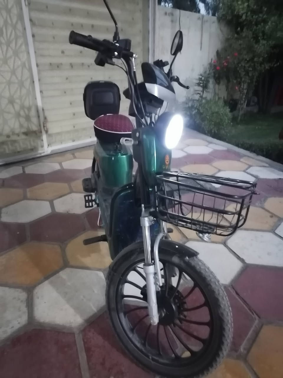 السلام عليكم
بايسكل شحن حجم ٢٠
خمس بطاريات
جديد مستخدم اقل من شهر
الشركة قوة اليث
السعر ٥٢٥ وبي مجال
الرقم للأستفسار ***********
ومتوفر ماسنجر
