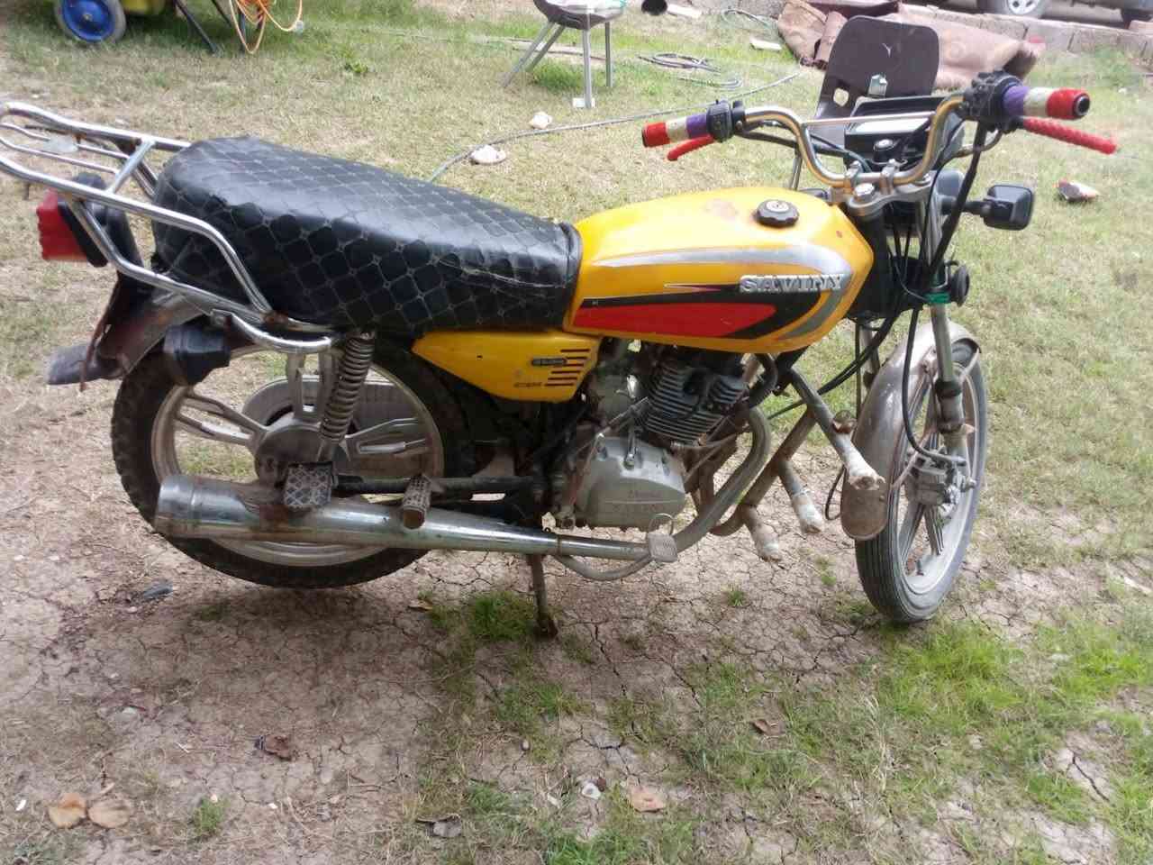 السلام عليكم دراجه ايرانيه موديل 2020 محركها ابد ما مفتوح امسكر مال شركه على أيدي جانيها كهربائيات شغاله كلها
السعر 400
العنوان ديالى
واتساب بيه رقمي
***********
