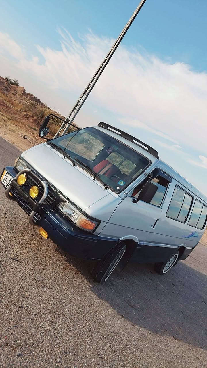 السلام عليكم كيا للبيع موديل 94 سياره معمره امير عام داخل وخارج سياره سنويه 30 باسمير سعر السياره تين وبيها مجال 60 مكان تاجي رقم الهاتف ***********
