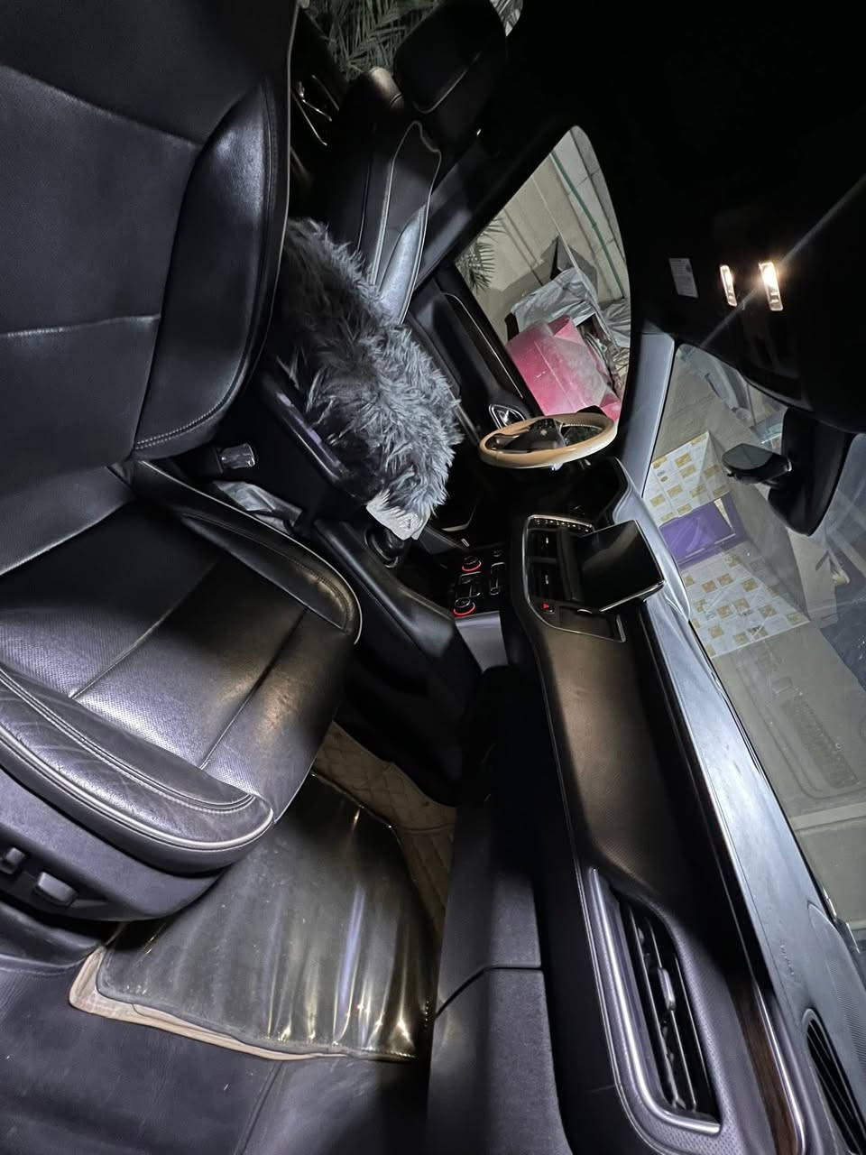 شيفروليه تاهو بريمير 2021

🚘 رقم بغداد

لون اسود نانو حمايه بكامل  🤩

‎🚘 وارد امريكي 

‎🚘 موديل 2021 
الجاملغ امامي وبنيد بدون صبغ بدل ❌ 

‎⚙️ حجم المحرك V8 5.3L

‎⚙️ مرتبط بناقل حركة أوتو 10 سرعات

‎⚙️ عزم الدوران 519 نيوتن / متر 

‎🐎 بقوة 355 حصان 

‎🔑 مفتاح التشغيل بصمة 

‎🔑 تشغيل عن بعد 

‎🪟 بانوراما 

‎🚗 فتح الصندوق كهرباء وبالقدم

‎🚗 دفع خلفي

‎📍حساسات أمامي 

‎📍حساسات خلفية 

‎💡لايت زينون + LED 

‎🔦️ بك لايت LED 

‎🚘 دخول بصمة ذكي

‎🛞 حساسات ضغط الاطارات 

‎✨️ اشارة في المرايا الجانبية 

‎✨️ المرايا قابلة للطي كهرباء 

‎🌧 ماسحة خلفية

‎🚗 نوع الكير/ بيانو

‎🚗 هاند بريك كهرباء دكمة

‎🖥 دشبول شاشة ديجيتال 

‎🖥 شاشة Apple Car play

‎📟 شاشة عرض على الزجاج الأمامي (Data Show)

‎📷 كاميرا دوارة 

‎📷 5 كاميرات 360

‎📷 كاميرا في المرآة الوسطية

‎💡الانارة الداخلية LED 

‎⭕️ مقود جلد حياكة  

‎🛣 مثبت السرعة Cruise 

‎🎶 المودات والاوامر الصوتية 

‎🔋شاحن هاتف Wireless 

‎⚡️مخارج منفذ للطاقة  

‎💺عدد المقاعد 7

‎💺المقاعد جلد 

‎💺حركة المقاعد جميعها كهرباء 

‎💺تدفئة وتبريد المقاعد الأمامية والخلفية

‎💺ذاكرة وضعية مقعد السائق 

‎❄️ تبريد مناخين منفصلين 

‎❄️ 3 قطع تبريد 

‎🚘 أوضاع القيادة Drive Mode 

‎🚘 أوتو هولد Auto Hold 

‎🧱 رادار

‎🎲 تحذير النقطة العمياء 

‎⛷️ نظام مانع الانزلاق 

‎⛰️ نظام نزول المنحدرات 

‎🛣 نظام تحديد المسار

‎⚙️ نظام اطفاء وتشغيل المحرك التلقائي 

‎🚙 المسافة 

المقطوعة 135 ألف #كم حقيقي

💵 السعر 350

‎🙋وعذراً على الاطالة 

‎الاتصال على الرقم

☎️ ***********
