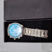 ساعة • للبيع