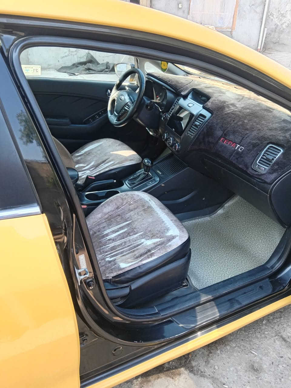 سلام عليكم كية فورتي موديل 16 سياره فول تحكم ستيرن فتحة بصمة وارد أمريكي حادثهة مثل ماموضح بل صورة سعر 87 بيهة مجال حك الجية ***********
