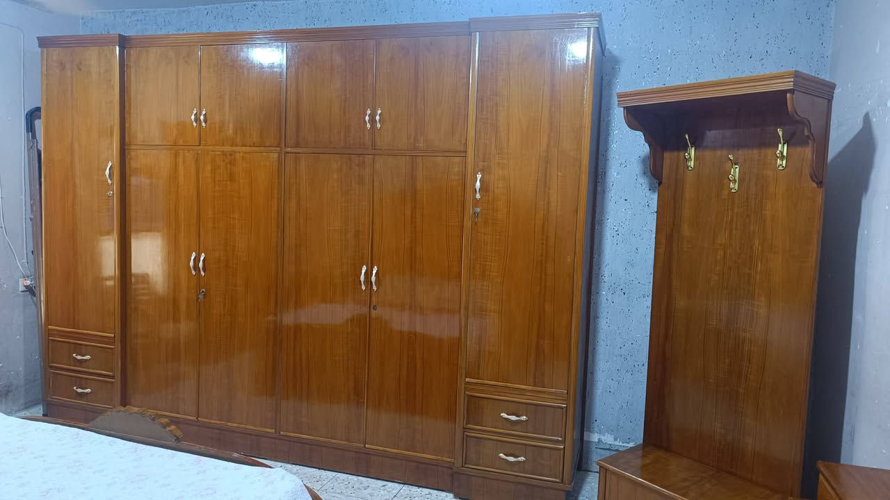 غرفه تسكام صاج داخل وخارج ام السته طابقين ظهر جرجوبه نظيفة كلش 5ملم 8 قطع سقف وقاعده بلوك فول نظافه مكاني محاويل للاتصال ع الرقم ***********
