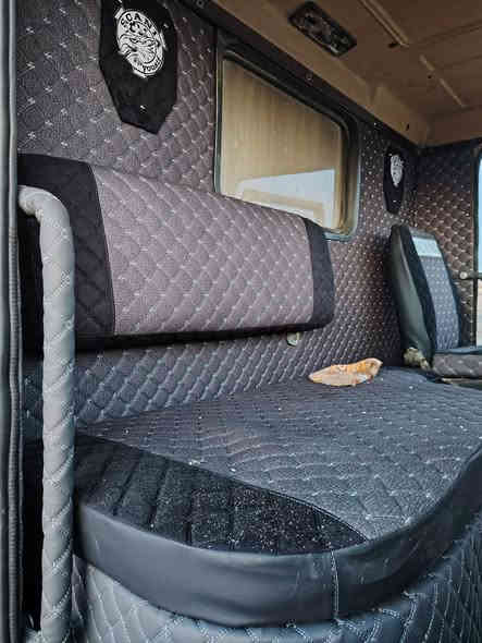 سكانيه للبيع112جاهزه من كلشي محرك مجفت جديد وبنب ونوزل جديد تخم تاير جديد سبيرات ثنين داخله هزه مشي معامله رغم نكلبزي رغم الهاتف***********
