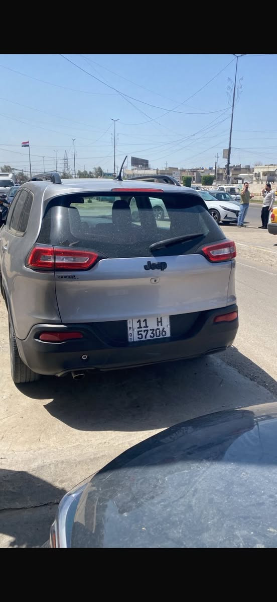 جيب بزون موديل 2018 السعر 90 ورقه قفل سياره يحتاجلها صبغ فقط سياره جاهزه من كل نواحي مكاني بغداد ***********
