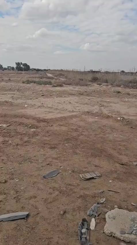 السلام عليكم يوجد لدينا 12 دوانم تجاريه
عل شارع العام مال الخنسايه  رقمي***********
