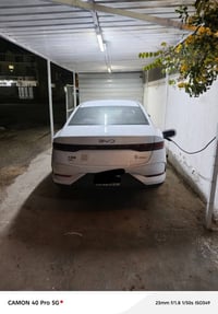 بي واي كن بلاس موديل ٢٠٢٥ زيرو ماشية على كد الترقيم ٧٠٠كيلو بغداد بأسم...