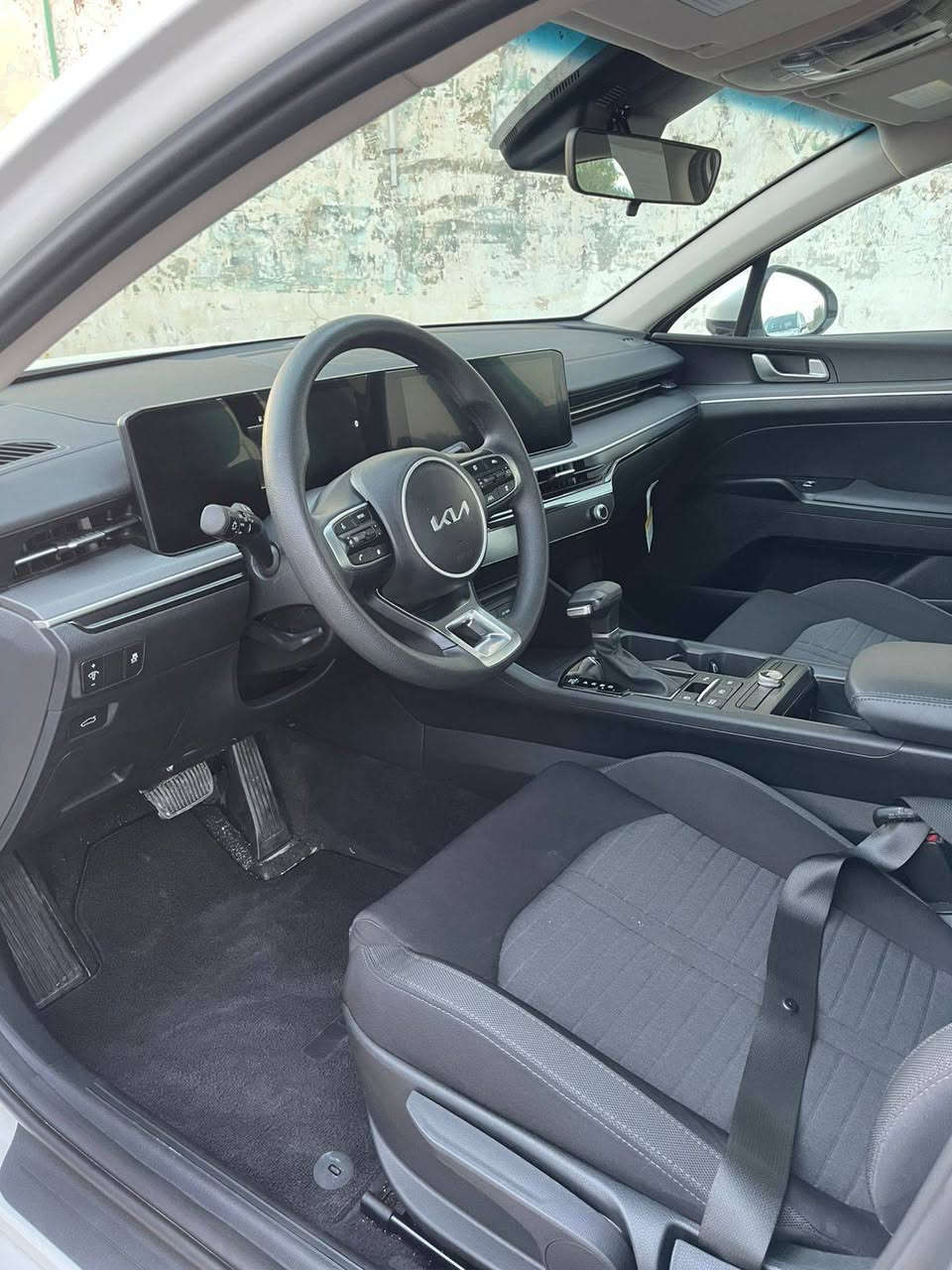 كي فايف موديل 2025/ ماشيه 9 / الف وراد أمركي حادث بنيد مبدل ولمدكر نفسه رجعته رقم بصرة شهداء السعر 190 /رقم الهاتف ***********
