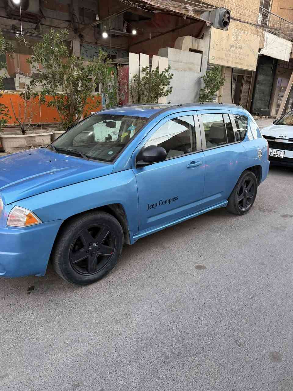 جيب كومباس 2009 للبيع او مراوس باحدث السياره مال بيت وما بيه اي نقص فول مواصفات بدون اير باك  بجم كبس ع وضع الشركه مصبوغه حزام اثر جراد وشخوط جام اوتو كير اوتو سلايت بالسقف مري كهرباء تبريد ثلج  حماوه انسى حتى مي احمر قطره متنقص حتى حجر مال صلنصه بيه دمام صوت بلادي شاشه بلوتوث داخل جلد والداخل والخارج شخط ما بيه السياره باسمي تحويل ثاني يوم العنوان بغداد نفق الشرطه شباب ما اجاوب ع الفيس الشراي يتصل *********** السعر 72 ورقه وبيه مجال للشراي
