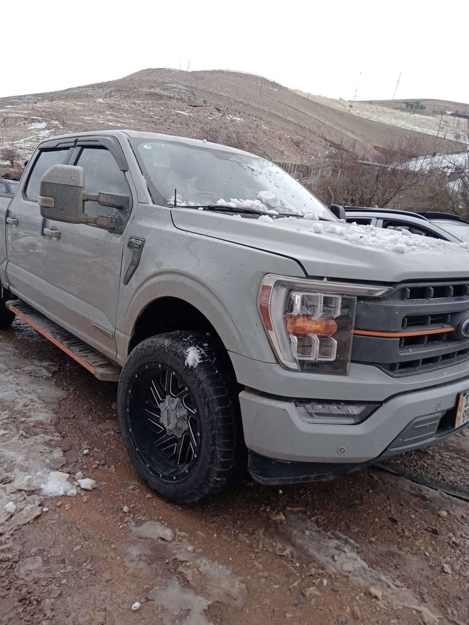 هايبرد موديل ٢٣ رقم بغداد بيها نواقص بسيطه ابيعها جوة السوك سعر مناسب بيع سريع مكان الدورة ***********   .بيها شاصي تصليح صفحة السايق وتبديل ماشيه ١٩ الف   باب السايق والجاملغ سعر ٢٥٠
