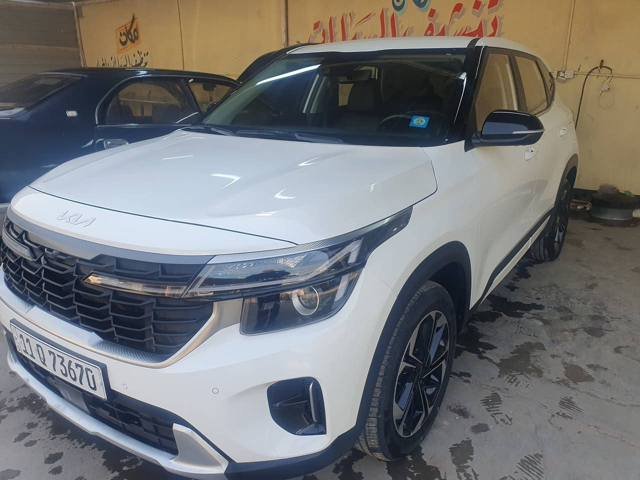 كيا سيلتوس فول  موديل 2025 وارد كوريا للبيع 🛑🛑
فول الفول عدا البانوراما 
ماشية 6000km فقط 
السيارة مرقم بغداد 
محرك 1600 تيربو جارجر 
شاشة كبيرة متصلة كيجات ديجتال 
تشغيل بصمة وبصمة أبواب 
تشغيل عن بعد 
كير ماوس 
تحديد مسار وقيادة ذاتية 
تنبيه النقطة العمياء 
وتنبيه خروج من المسار 
مثبت سرعة 
ومري جانبية شفط 
تدفئة وتبريد كشنات 
كشنات جلد كرسي السائق كهرباء 
كاميرة خلفية دوارة 
مودات قيادة 
الحادث موضح بالفديو 
تبديل جاملغ ايمن وبنيد صبغ 
السيارة جديدة جدا 
مكان السيارة بغداد بسمايا 🏚
السعر 165 ورقة 💲
للمعلومات اكثر 📞
00905616145162 واتساب 
***********. اتصال 
السيارة مرقمة بغداد تحويل مباشر ماتحتاج هزة
