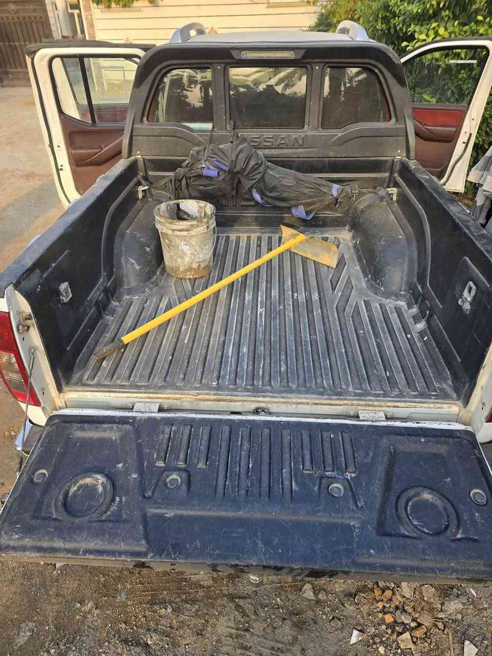 للبيع ...
 السعررر  130 وبي مجال للطيبين 
نيسان نيفارا  2013  لوكك جديد 
تخمم تايررر حداديةة كله زيرووو 
ماشية. 175 الف 
محرك كيرر كفالةةة شرططط تراييي زيرووو 
رقم اربيل بااسمنه تحويل ثاني يوم او وكالة 
كفالةة عامةةة  .. فول مواصفات 
المكان : بابل 
*********** 
***********
