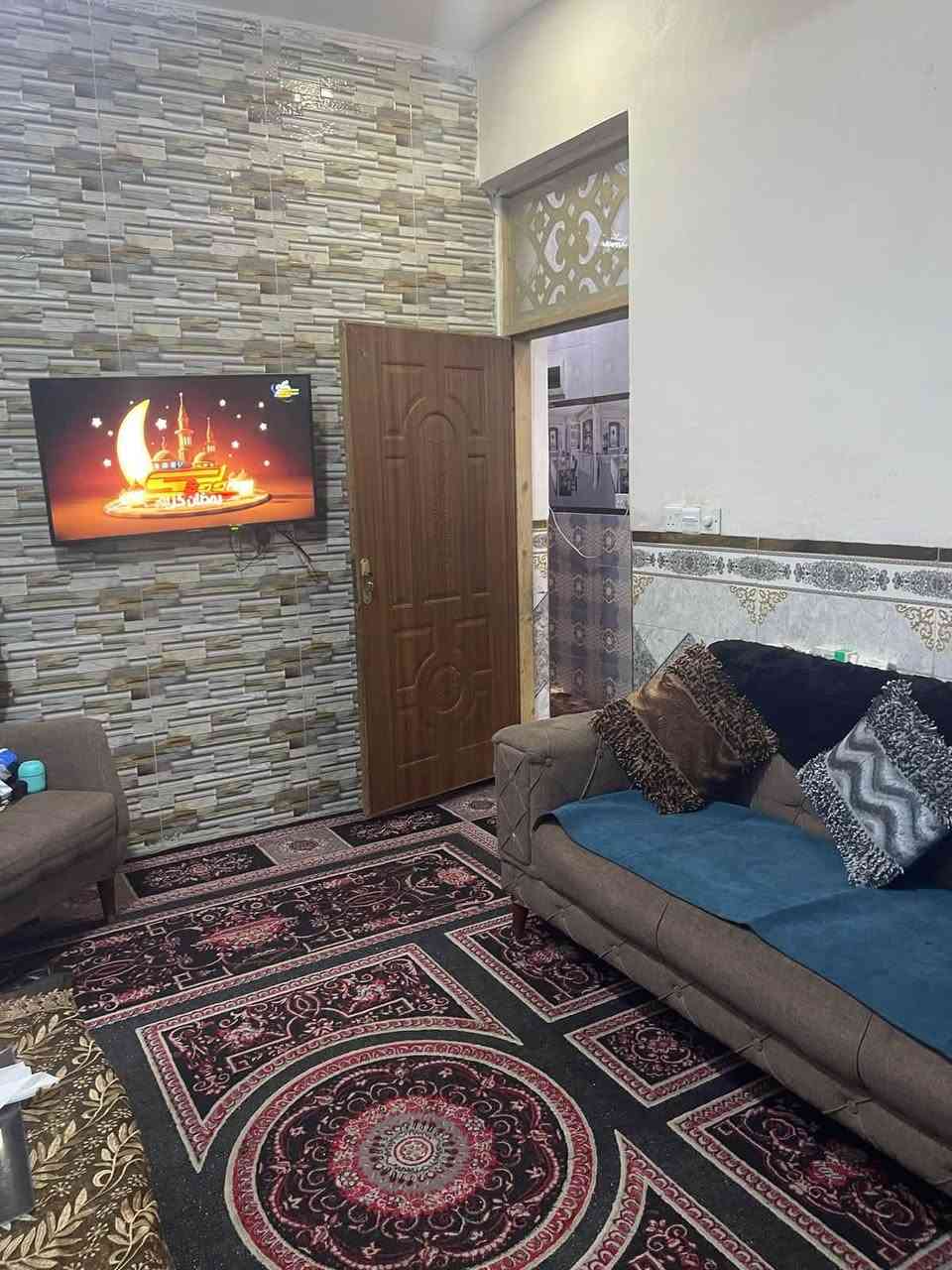 بيت في البلديات زراعي
بظهر شارع المصرف حي التراث 

مساحة 75 بيت حلو ونظيف وطابقين 

الطابق الاول بي مدخلين ممر واستقبال 

وصحيات خارجية ومنور وغرفة وصحيات داخلية

والطابق الثاني بي غرفتين  وحده من الغرف سويت 

البيت بناء حديث مو قديم 

السعر 105 وبي مجال بيع مستعجل 

للاستفسار ***********
