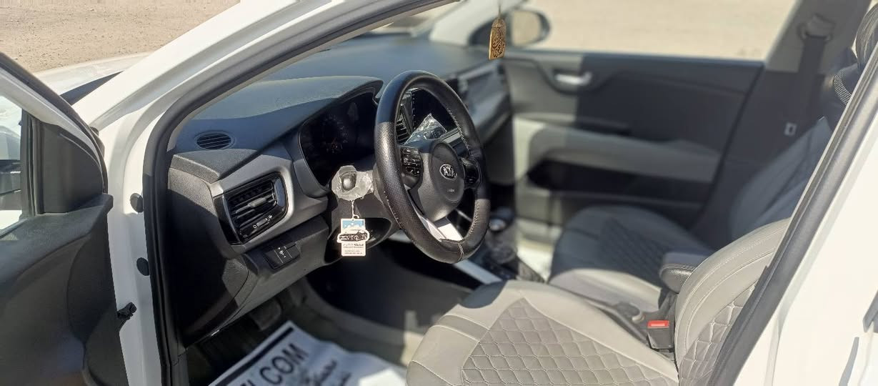 كيا ريو 2019 ماشيا 52 ألف وكالة الشركة الدولية محرك 1.6 ابيض صدفي مواصفاتها مرآة جانبيه شفط تحكم ستيرن جهتين دبل ايرباك اشاير بالمرآة ويل كب 5 اطارات بروجكتر حساس خلفي كامرة خلفيه شاشه اندرويد أربعة دسك نظام بريك ABS تقفيل الابواب مركزي السيارة ضمان الشركة الدولية  بيها بارد بالجاملغ الأمامي موضح بالسونار وبيها بالدعاميه الأمامية كد كف ايد صبغ فقط أيضا موضح بالسونار وصار بيها طخه جهه اليمين موضحه بالصورة مكانها حي القادسية السعر 120 ورقة وبيها مجال بسيطط
  
للاستفسار 
 
***********
واتساب
