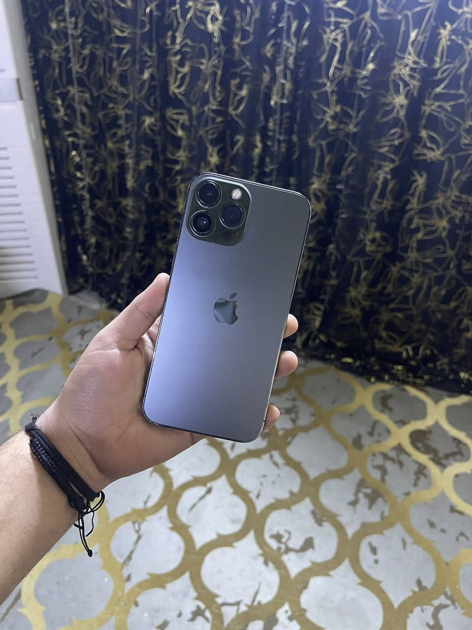 سلام عليكم
13برو ماكس
256بطاريه100مستبدل شحن يوم كامل
ألون الزيتوني شرق اوسط مو أمريكي
كله شغال كامرات✅اتصال ✅سيمكرت✅واي فاي✅ فيس ايدي ✅كله شغال مابي مشكله
السعر450وبي مجال بسيط مكاني بغداد مدينه الصدر 
راسلني واتساب وتدلل ***********
يرهم مراوس ويرهم بيع
