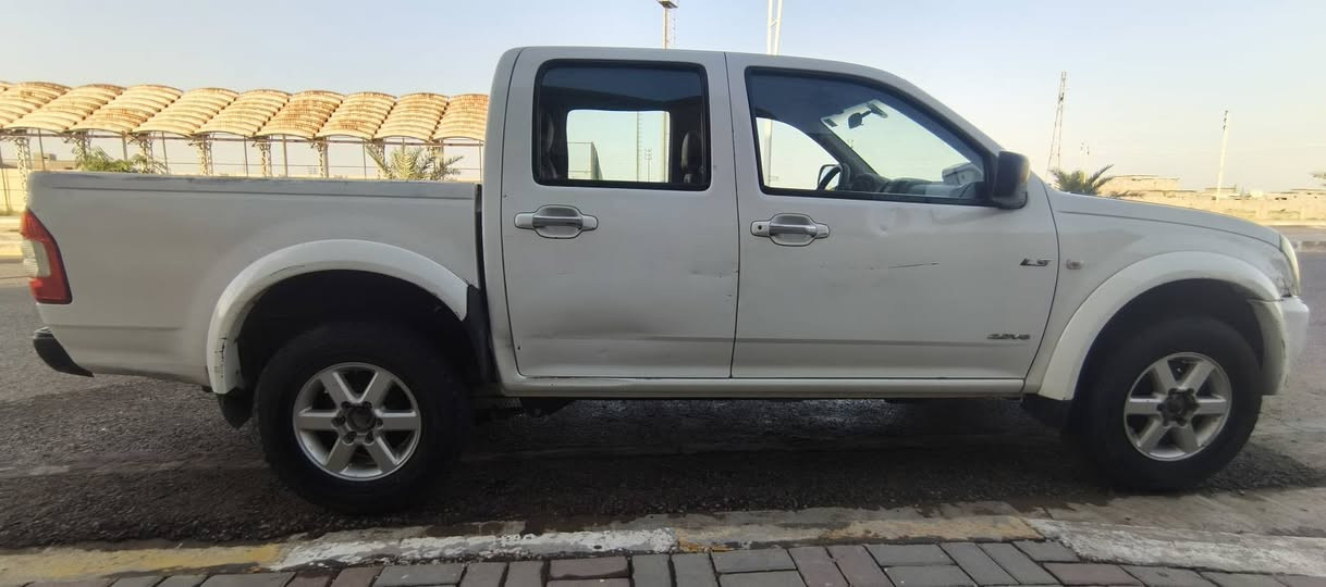 السلام عليكم
شوفرليت لوف للبيع موديل 2005 مزاد وزاره الصحه بيها كتاب شطب كبل ترقم السياره بلادي أبيض بدون صبغ مكينه بلادي6 تبريد شغال وكالة باسم المشتري السعر 65$وبيها مجال مكان عامريه الصمود
 ***********
