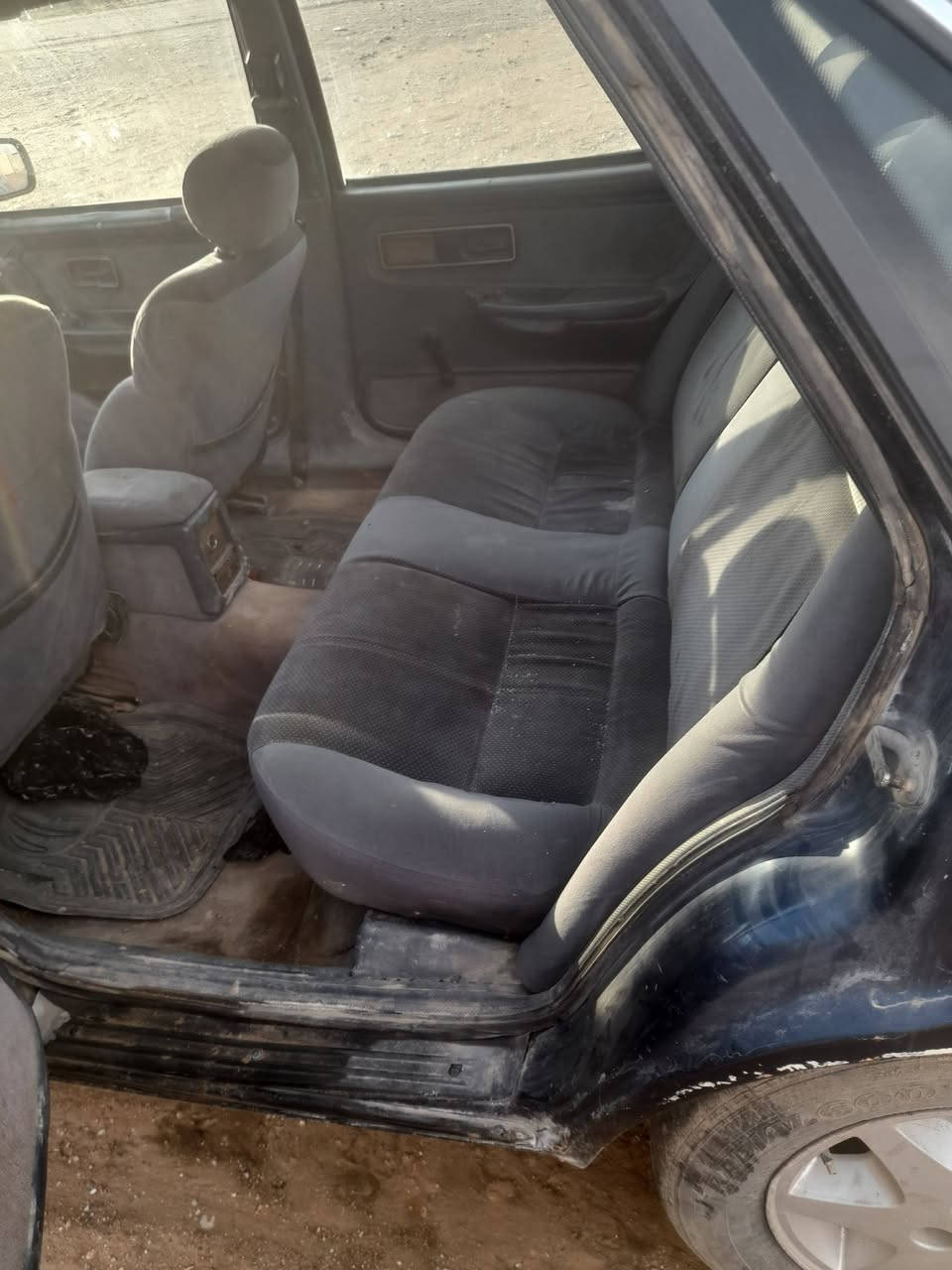 فورد للبيع موديل ٩٣ رقم ألماني صا حبه الشرعي موجود بالموصل السعر 20 وبيها مجال الاستفسار على الرقم ***********
