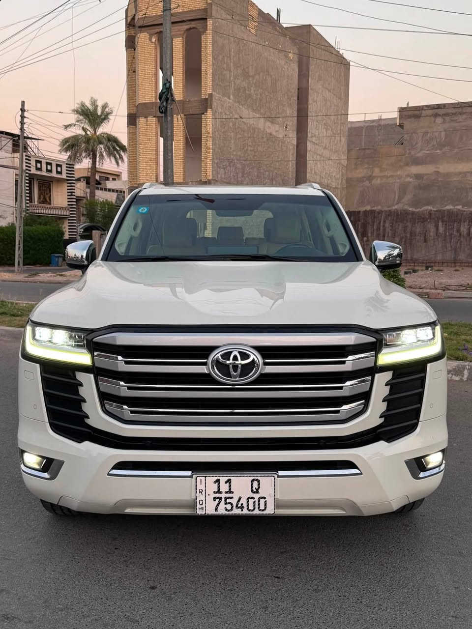 السلام عليكم للبيع لاندكروز VX
شركه ساز 
موديل 2022 
مواصفات الVX معروفه 
دشبول شاشه 
وشاشه لكزز 
وكراسي الخلفيه كهرباء 
نضام الصوت JBL 
كشن خزن ميموري 
كشنات تدفئه وتبريد 
والخلفيه تبريد 
ماشيه 84 الف 
كفاله عامه من كلشي عدى بارد بحافه البنيد  كد 4 اصابع 
السعر 630 وبيها مجال بسيط 
العنوان بغداد 
للاستفسار ***********
