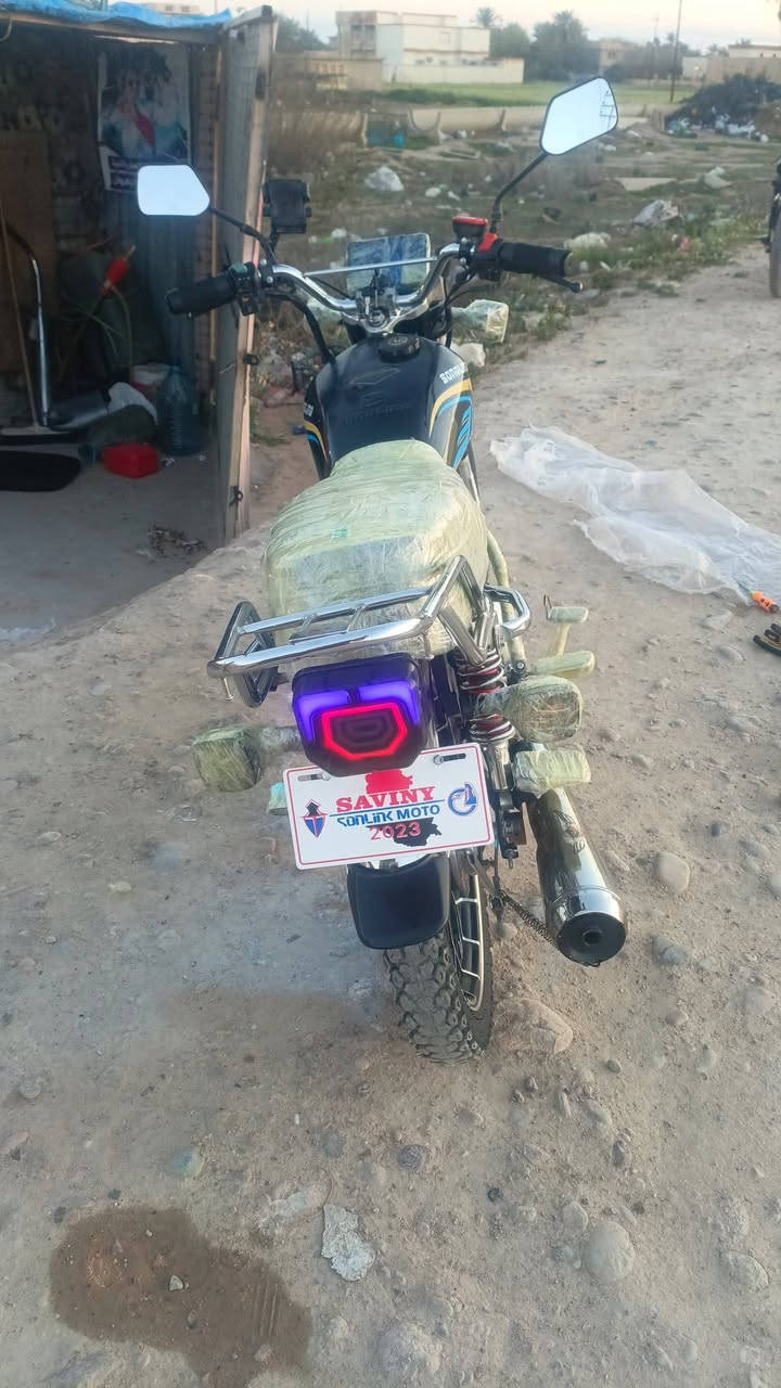 السلام عليكم سيفان موديل 2025 للبيع فقط بدون مراوس بي الويل الامامي بي عواج قليل والشاشه ال اناره مالتهه ضعيفه مبدل بي ولفات فقط بدون تجفيت محرك 200السعر 575 وبيهه مال بسيط *********** بي واتساب
