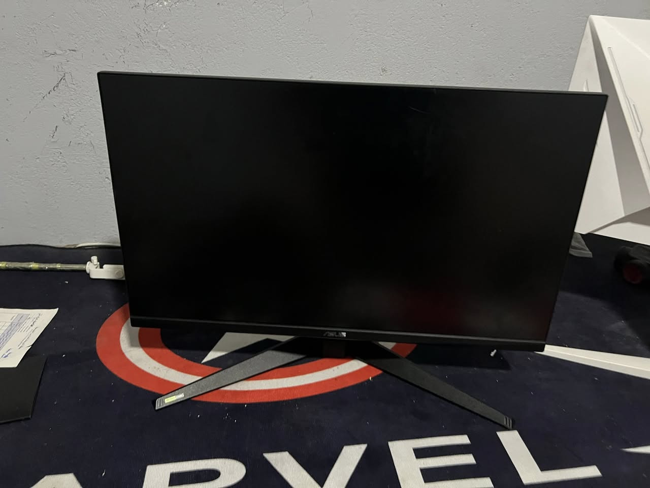 السلام عليكم
للبيع شاشتين Gaming احترافية مكسورات (البانل مكسور فقط):

* ASUS TUF Gaming
    27 بوصة – 2K – IPS – 210Hz – موديل VG27AQ5A
* شاشة Gaming بيضاء
    24 بوصة – 180Hz

الشاشتين تشتغل لكن الشاشة الداخلية مكسورة، تصلح لقطع غيار أو تصليح.
السعر: سوم مفتوح.
للتواصل خاص


**إذا كنت صاحب هذا الإعلان وتريد حذفه لأي سبب، رجاءا أرسل رسالة إلى الدعم الفني**