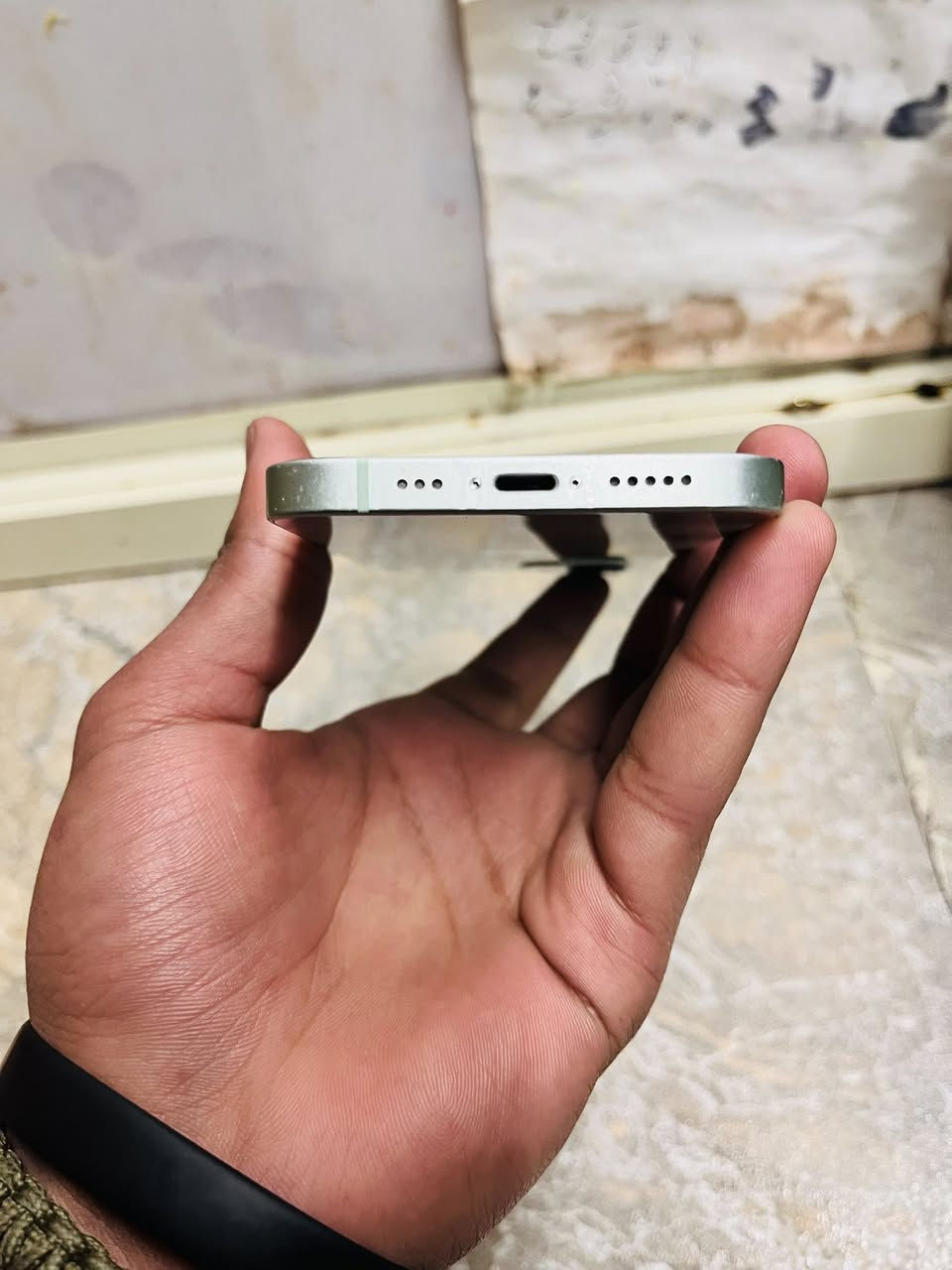 سلام عليكم ايفون 12عادي للبيع بطاريه 91ذاكره128جهاز نضافه 95/100جهاز مكفول السعر 350 وبي مجال مكاني المين الثانيه شارع المعلمين رقمي ***********
