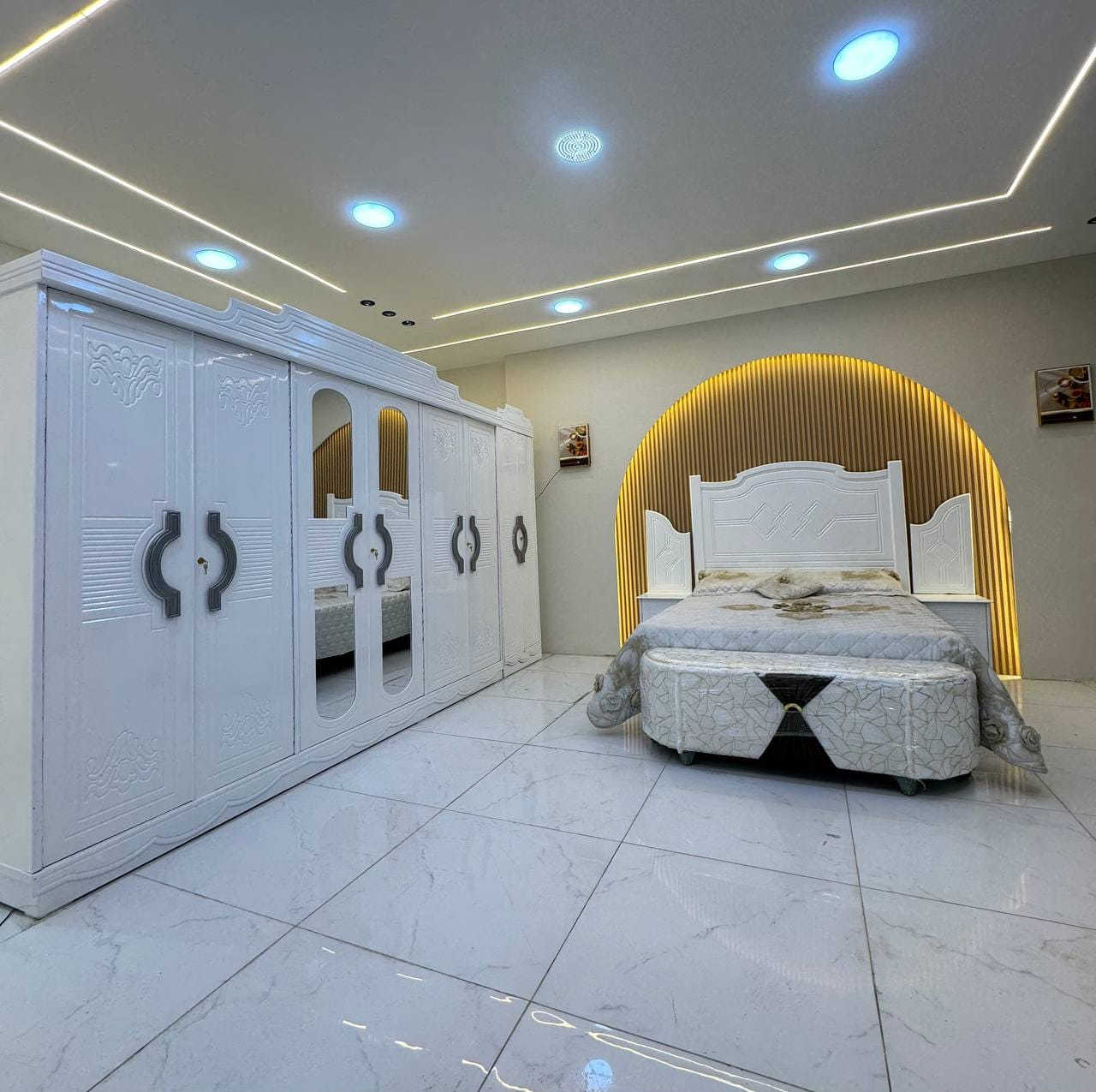 السعر // مليون فقط 😍

🔅تفاصيل الغرفة المرمري  ....

 خارج ٤ملم ام دي اف 🔺
وداخل معاكس ٣ملم 
صبغ حراري  درجة اولى 

عدد القطع  ٧ قطع 😍
🔺1 //جرباية  قياس  ١٦٠ × ٢٠٠ 
🔺//ميز جانبي ايسر قياس ٥٠
🔺2// وميز  جانبي  قياس ٥٠
🔺3// زاوية ارتفاع مترين عرض ٨٠
🔺4// وميز بلازمه  
🔺5//وميز مراية ارتفاع مترين عرض ١٢٠
🔺6// وكنتور ٦ باب  ارتفاع مترين و١٥ طول ٣ متر و١٥

القطعه الثامنة حسب الطلب شازلون
سعرها ٥٠ الف ❤️

(توصيل مجاني مركز بغداد )
التوصيل يشمل الشد مجاني 🔥
(اطراف ٥٠)
باقي المحافضات حسب البعد
شازلون سعرها ٥٠ الف
شازلون مخزن ٧٥ الف


**إذا كنت صاحب هذا الإعلان وتريد حذفه لأي سبب، رجاءا أرسل رسالة إلى الدعم الفني**