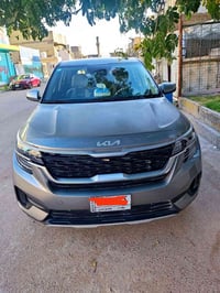 شباب كيا سيليتوز موديل ٢٠٢٢ رقم بغداد  ماشيه ١٥ الف  سيارة نظيفه  تبري...