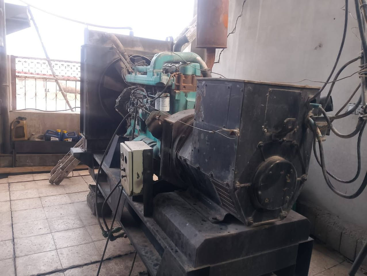 السلام عليكم 
مولد دي اس 9استندر لا صرف ولا نفخ 
السعر 50$راس توليد نحله 160
موصل الأيسر تواصل عل ارقام 
***********
***********
