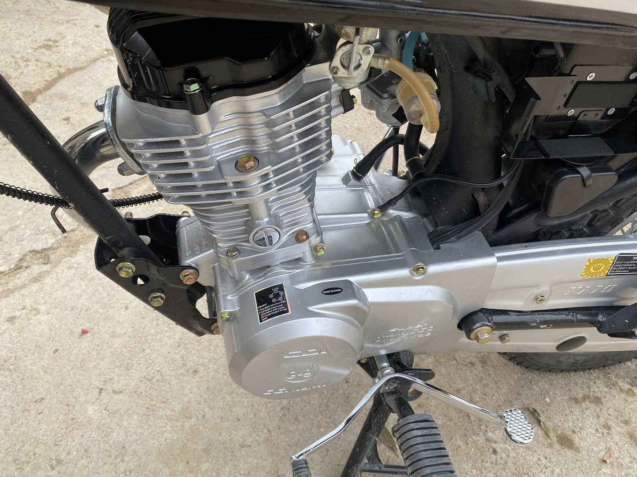 سلام عليكم للبيع اوراق شاصي 16صارله 20يوم من عمرته كله جديد دراجه نضيه 100/100واحله من صور 
سعر 950 وبيه مجال 
رقم ***********
