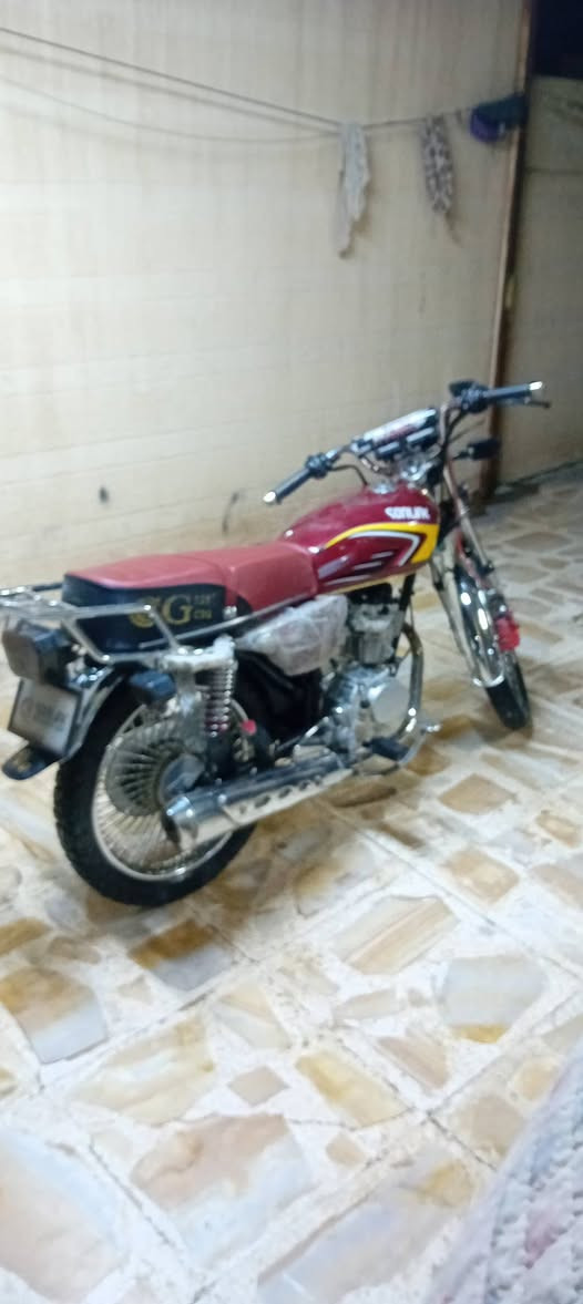 السلام عليكم شباب دراجه 25 باب اول مكينه مامفتوحه دراجه ناعمه وتخبل دشبولها محترك سعر 600 وبيها مجال رقم ***********
