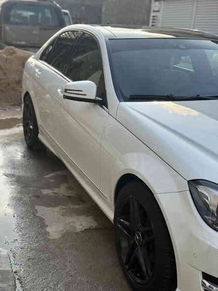 مارسدس 200c للبيع السياره خليجيه موديل 2013 باب السايق شخوط ومصبوغ والسياره مكفوله مكينه صدر تبريد مكينه 4 تيربوا السعر 150 وبيها مجال للشراي مكان الرستميه خلف المرور رقم الهاتف ***********
