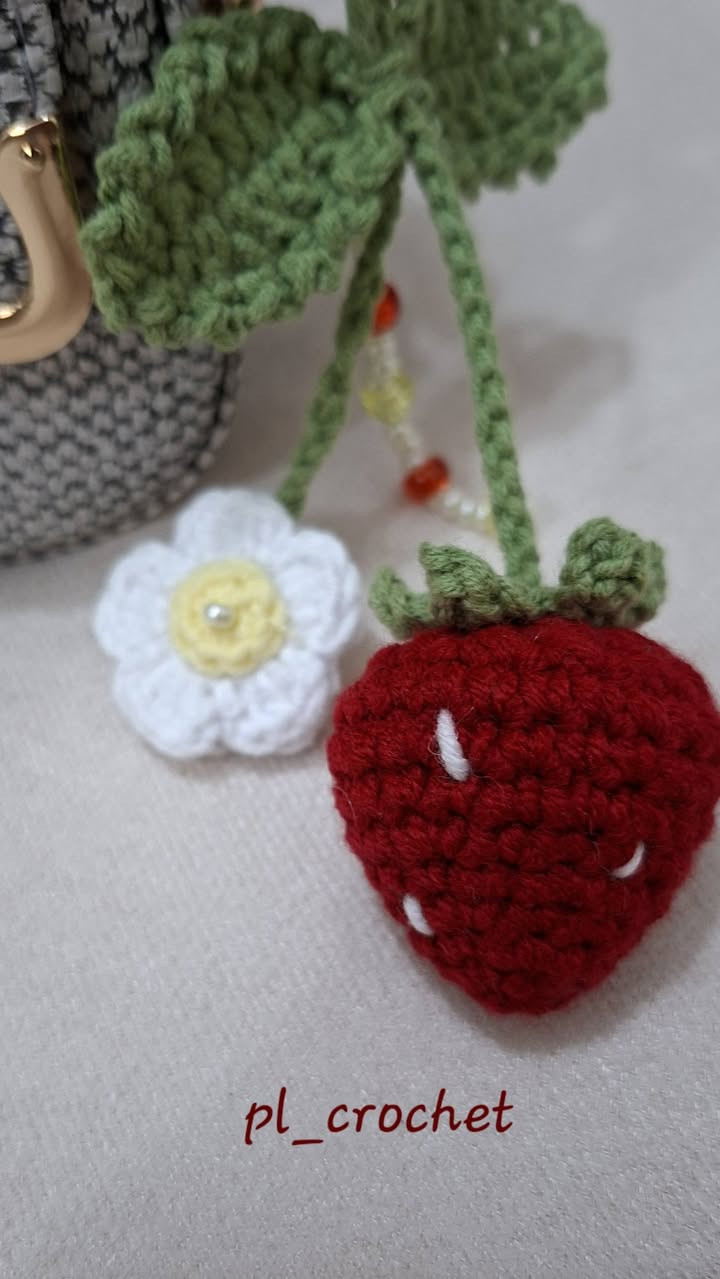 میدالیة فراولة 🍓🌸تم تنفيذها حسب الطلب الزبونتي الراقية 🥰❤️
للطلب راسلوني على خاص


**إذا كنت صاحب هذا الإعلان وتريد حذفه لأي سبب، رجاءا أرسل رسالة إلى الدعم الفني**