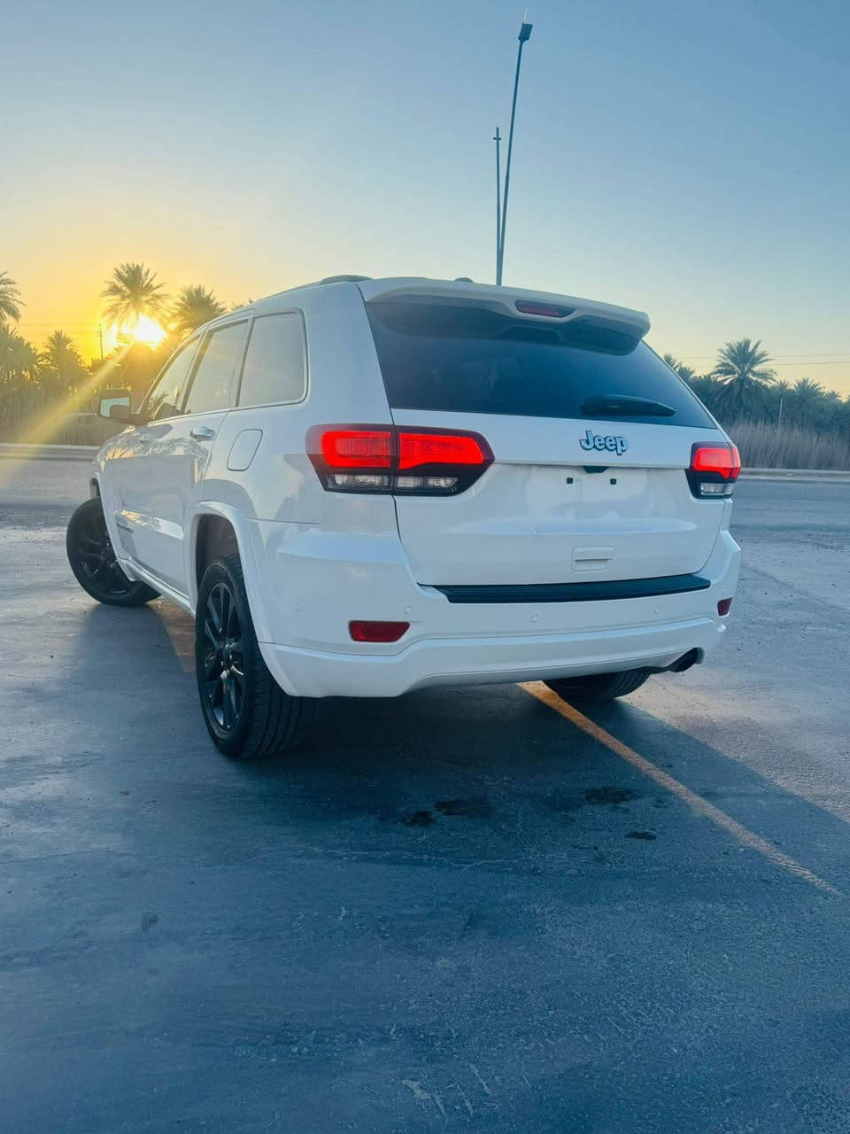 السلام عليكم
للبيع جيب لاريدو ٢٠١٩
رقم ديالى بأسمي
السيارة فئة لاريدو 2ويل
محدثها بلاك توب
داخله كلين بدون ضرر
حادثها بالعراق جاملغ خلفي
ماشيه ١٧٠
عنواني ديالى/ الخالص
 السعر 195$
 رقمي📞***********
              ***********
