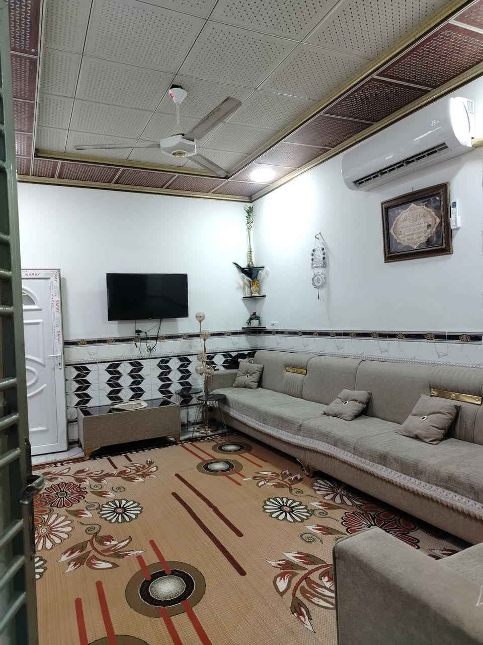 بعد توكل على الله
دار البيع
الموقع تحرير
الحولى طابو صرف زراعي قرار 25
مساحه ١٠٠ متر
يتكون من طرمه صحيات خارجيه
ممر مطبخ من ضمن صاله
حمام منور غرف نوم
قاط ثاني صاله غرفه نوم حمام
سطح قريب على شارع رئيسي
قريب على أسواق المدينه
الاتصال على الرقم *********** خاص مفتوح أو واتساب
