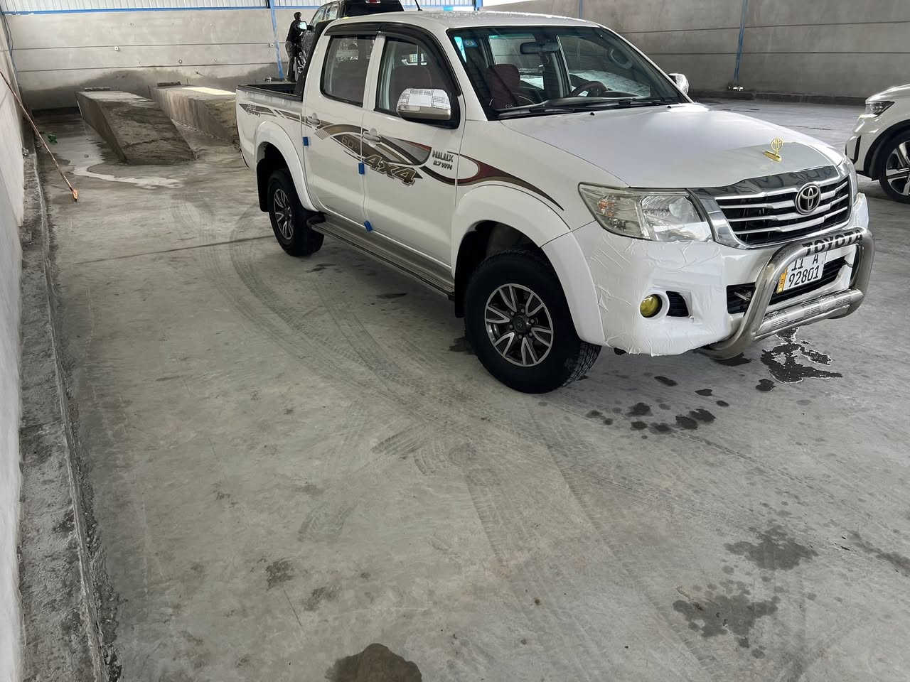 السلام عليكم هايلوكس 2015 رقم بغداد بأسمي سنويه ورقم جديد للبيع او مراوس حسب القناعه سياره جاهزه كير محرك حداديه تخم تاير فول مواصفات سعودي ستيني المكان واسط للستفسار اتصل عل الرقم اني مكلف بلنشر ***********
