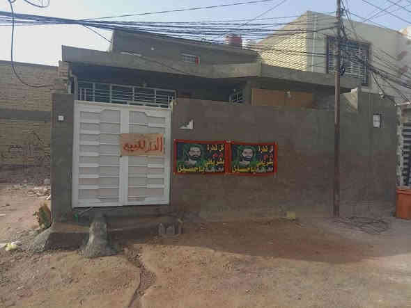 للبيع بيت طابو زراعي مطار خلف مجمع عماد سكر مقابيل الرادار قرب سكله سلمان الغزالي صب مسلح كونكريت غرفتين وصاله استقبال مطبخ بناء حديث المساحه ١٥٠ متر السعر ٧٣ شارع ١٠ الشراي يتصل *********** النجف الاشرف النجف
